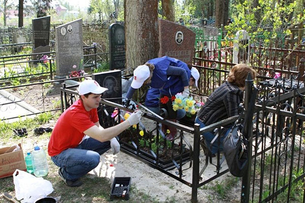 Уборка на могилах в Алматы